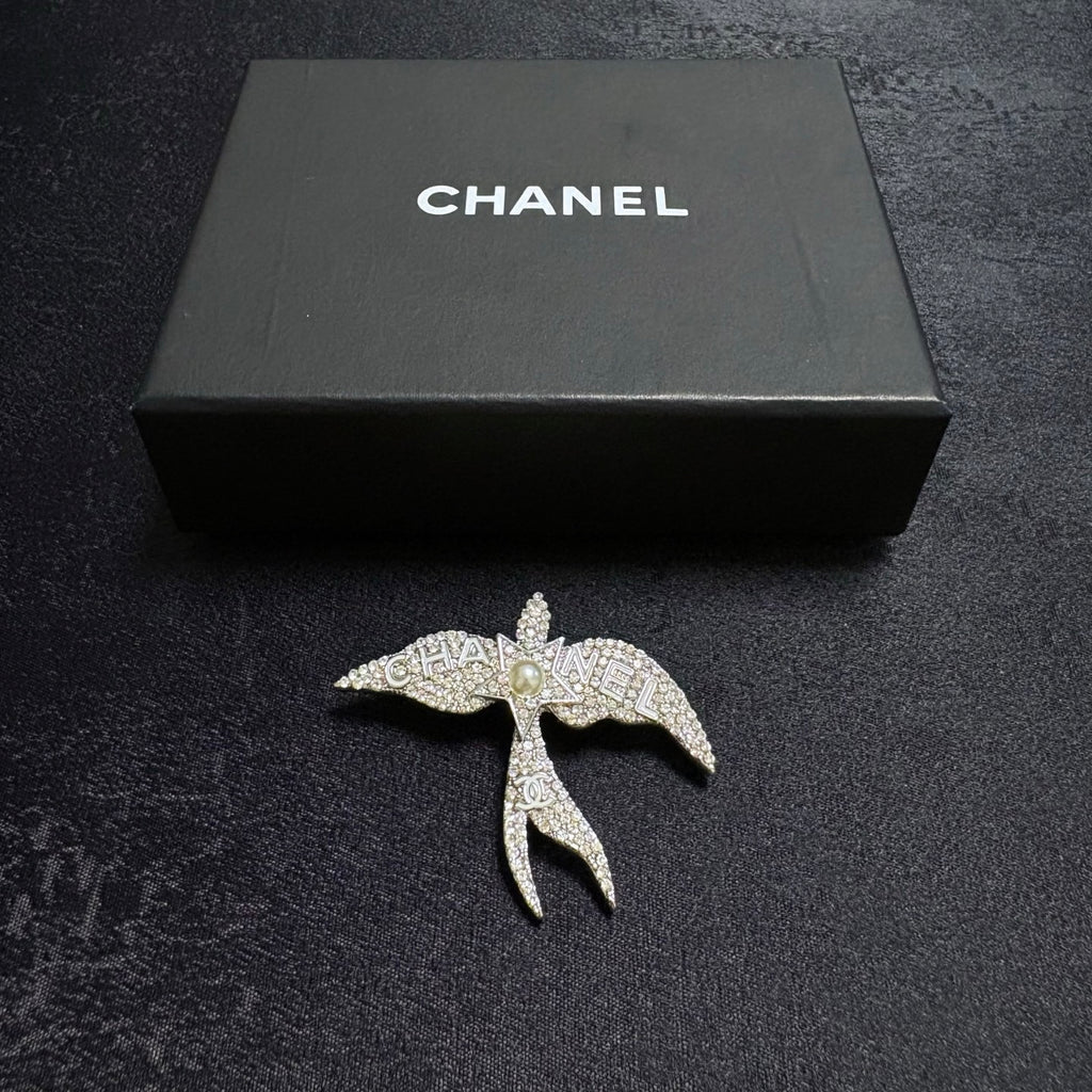 Sparkling Palm Tree Brooch
