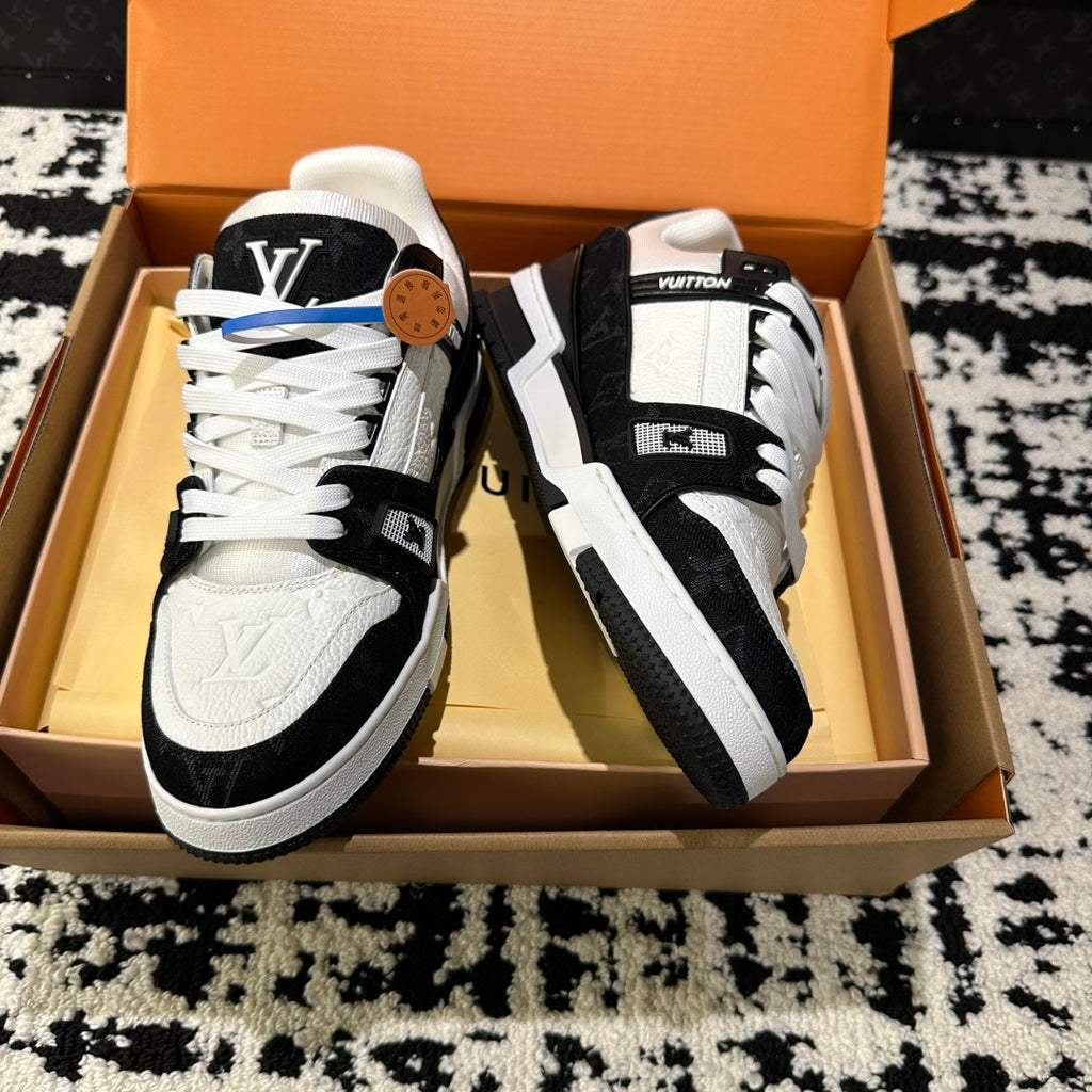 Zapatillas bajas con monograma en blanco y negro