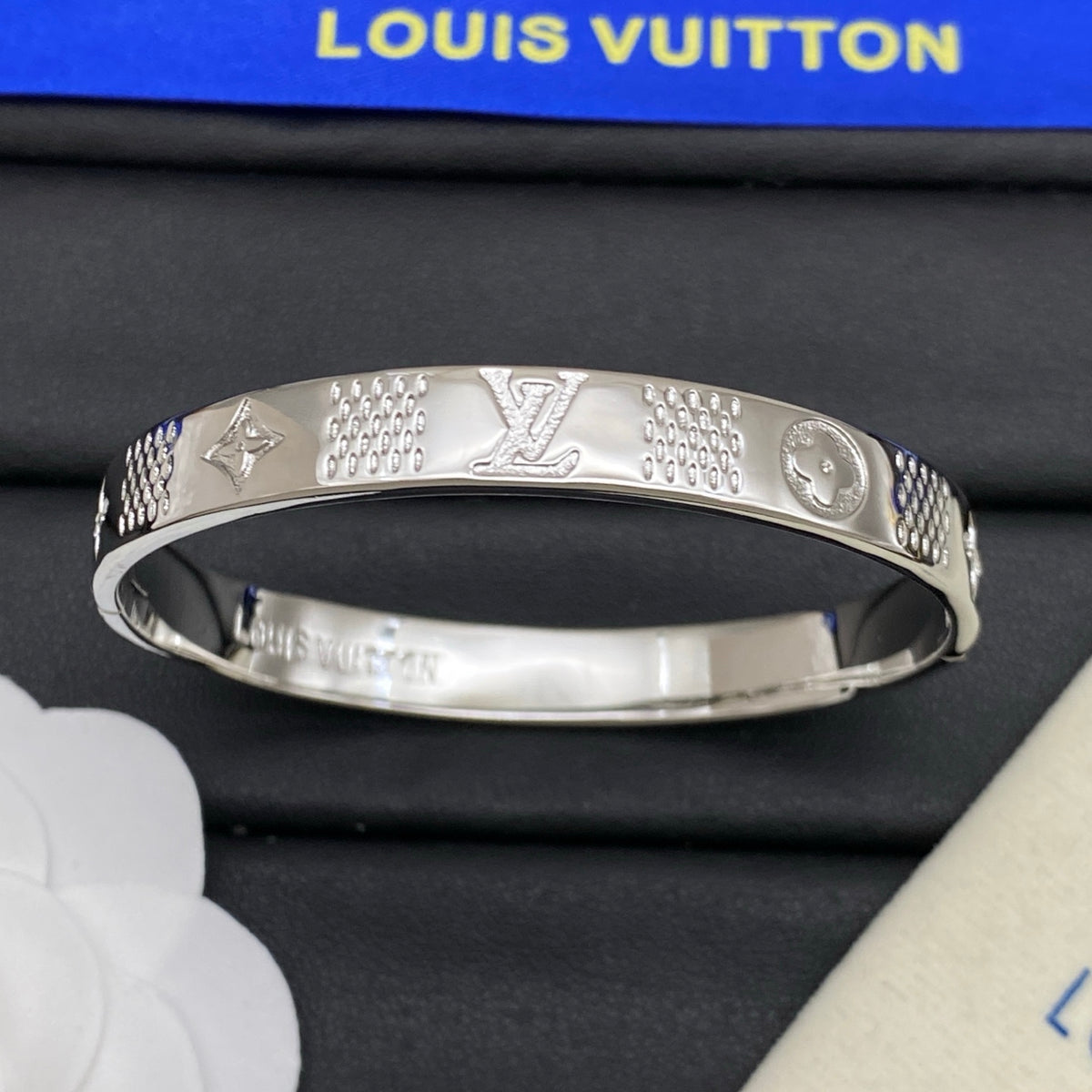 Textured Floral Motif Bangle Bracelet