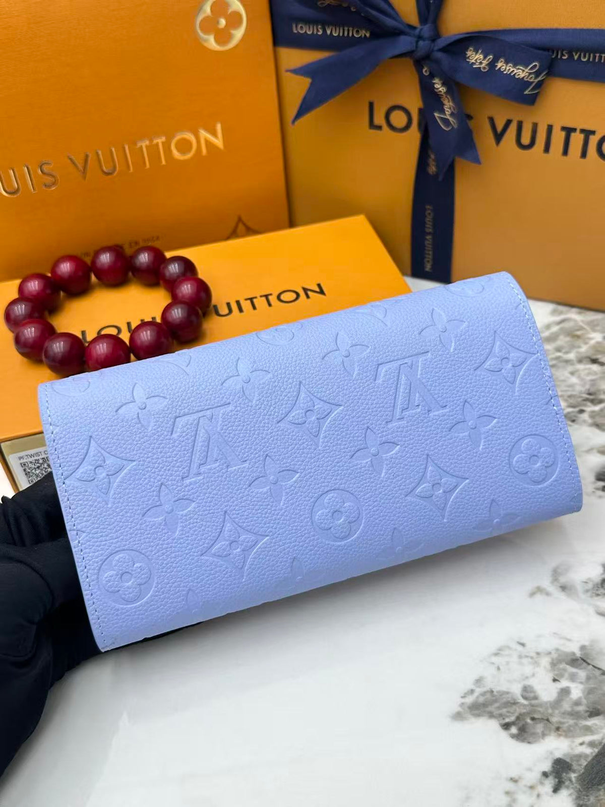Embossed Envelope Wallet 002