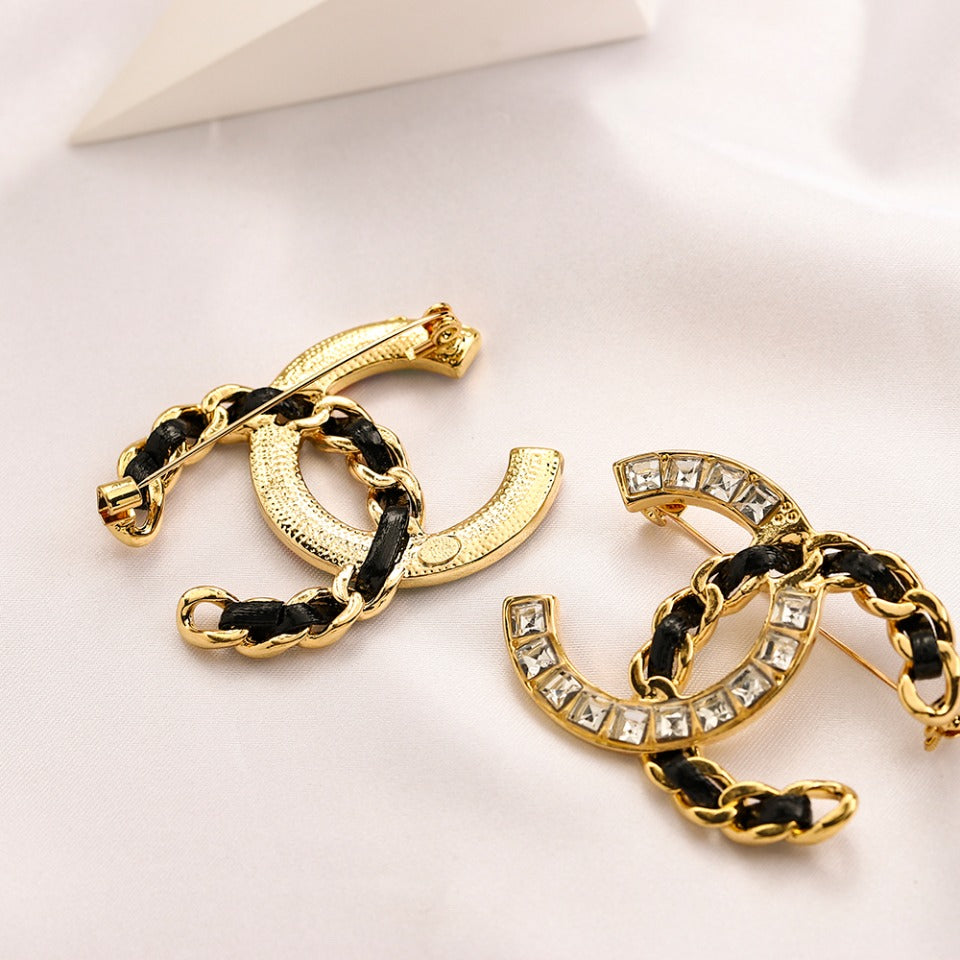 Alloy Steel Chain-Link Emblem Brooch with Color Accents