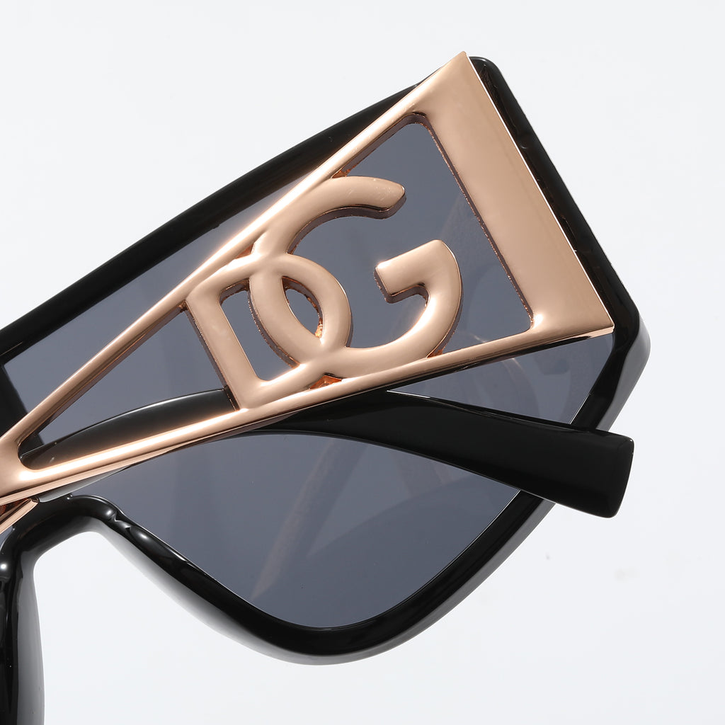 Gafas de sol tipo escudo de parte superior plana con logo en las patillas