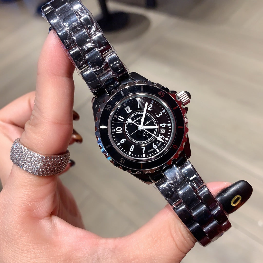 Round Quartz Bracelet Watch - 32mm and 39mm 005