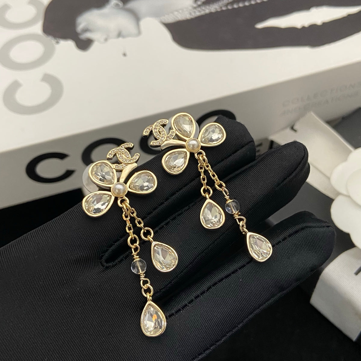 Flower & Teardrop Chain Dangle Earrings