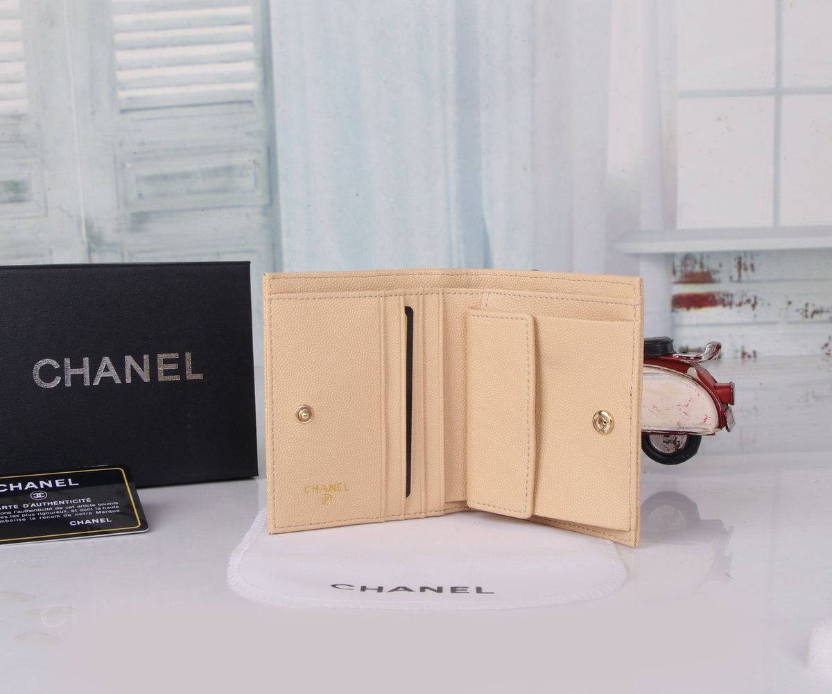 Diamond Quilted Compact Wallet 035