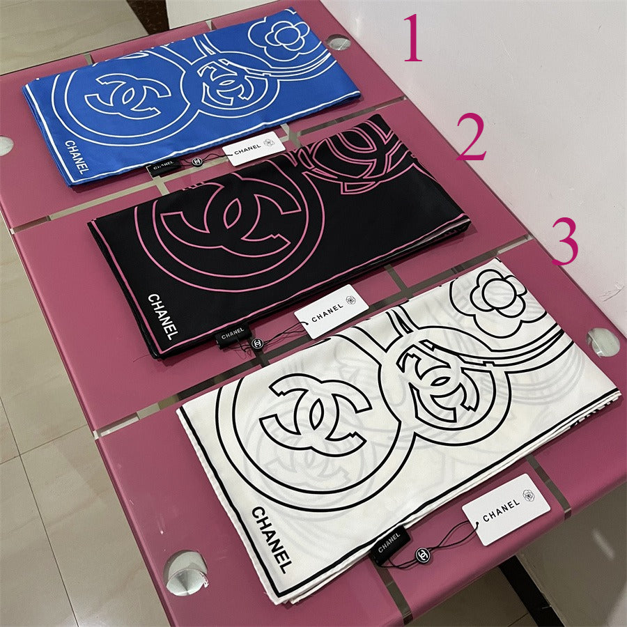 Outline Interlocking-C Square Scarf - 90 x 90 cm