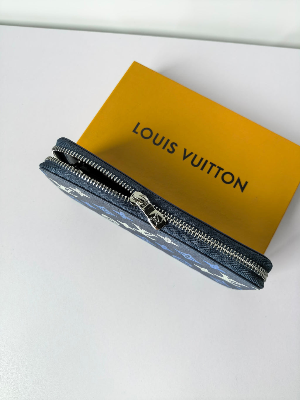 Portefeuille long multicolore à monogramme 005