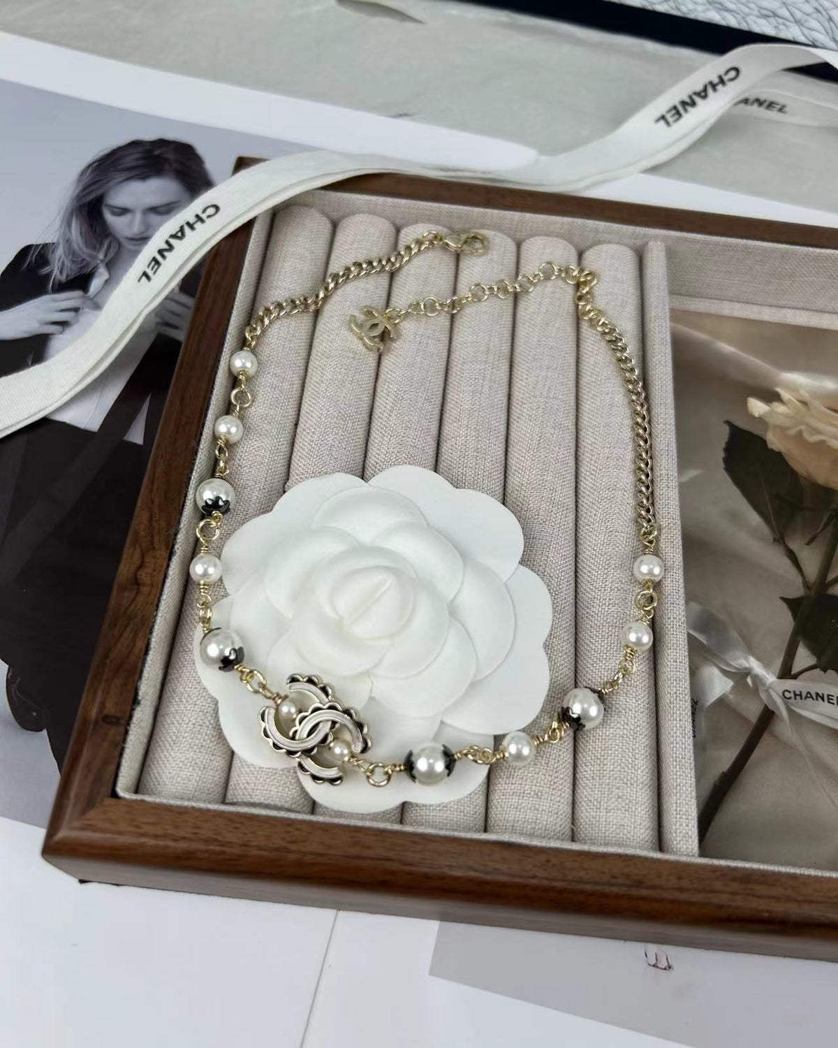 Black & White Floral Faux Pearl Choker Necklace