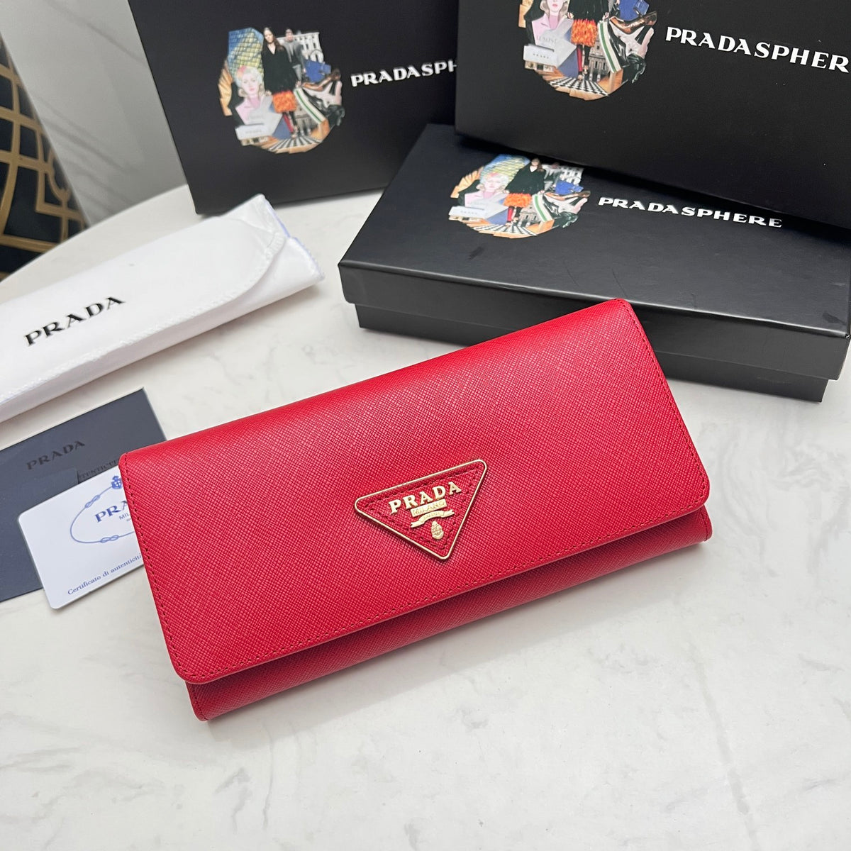 Textured Triangle Emblem Bifold Wallet 032
