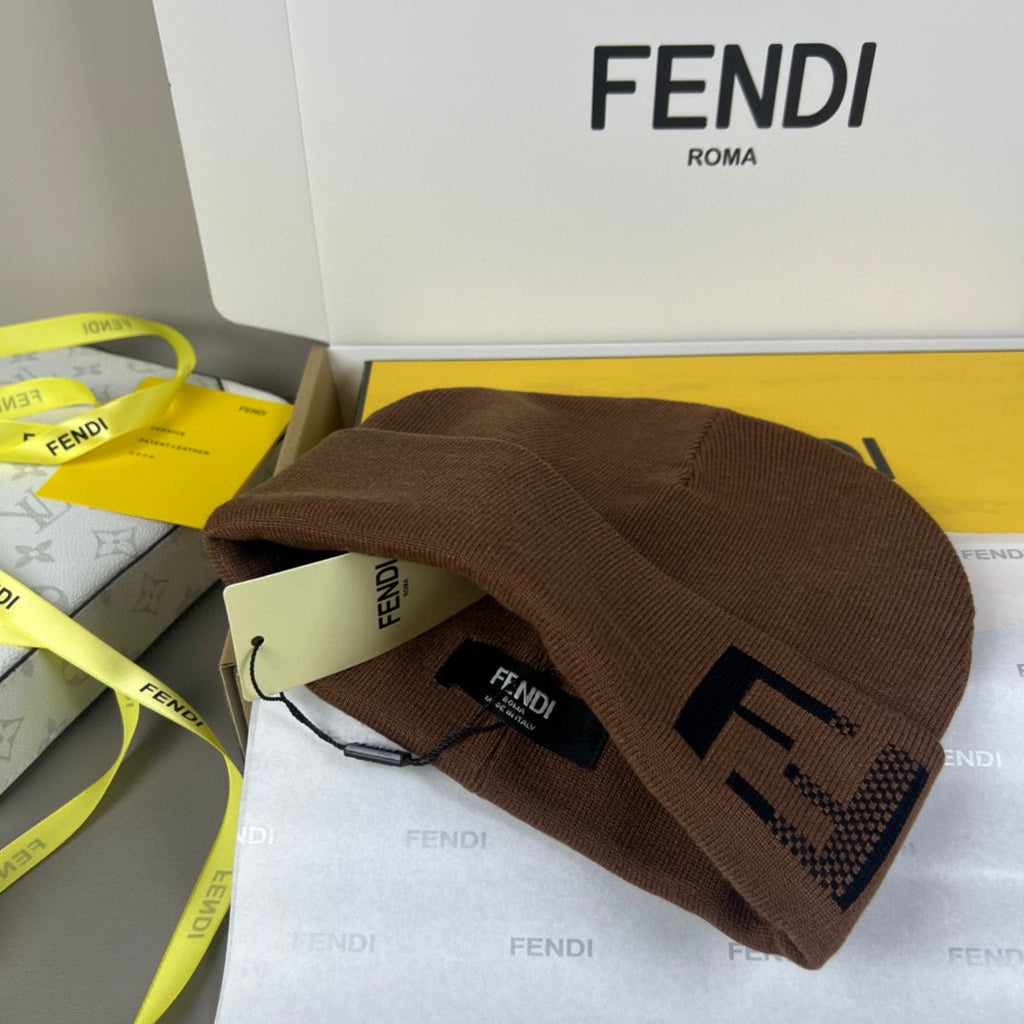 Gorro de punto acanalado con motivo geométrico