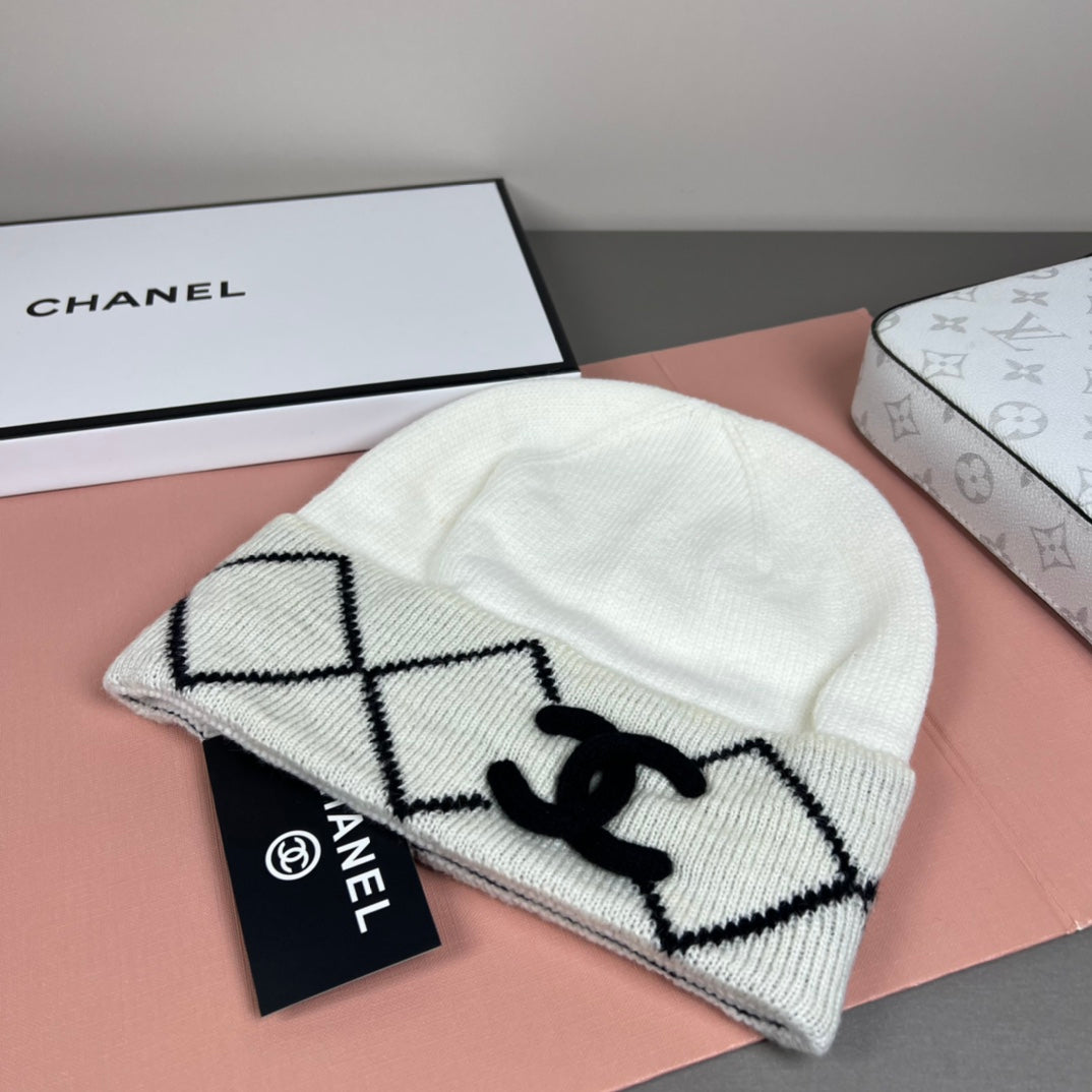 Diamond Pattern Knit Beanie