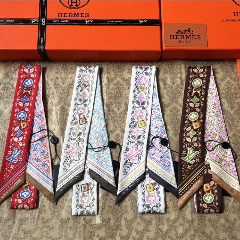 Foulard ruban à monogramme floral orné - 5 x 120 cm