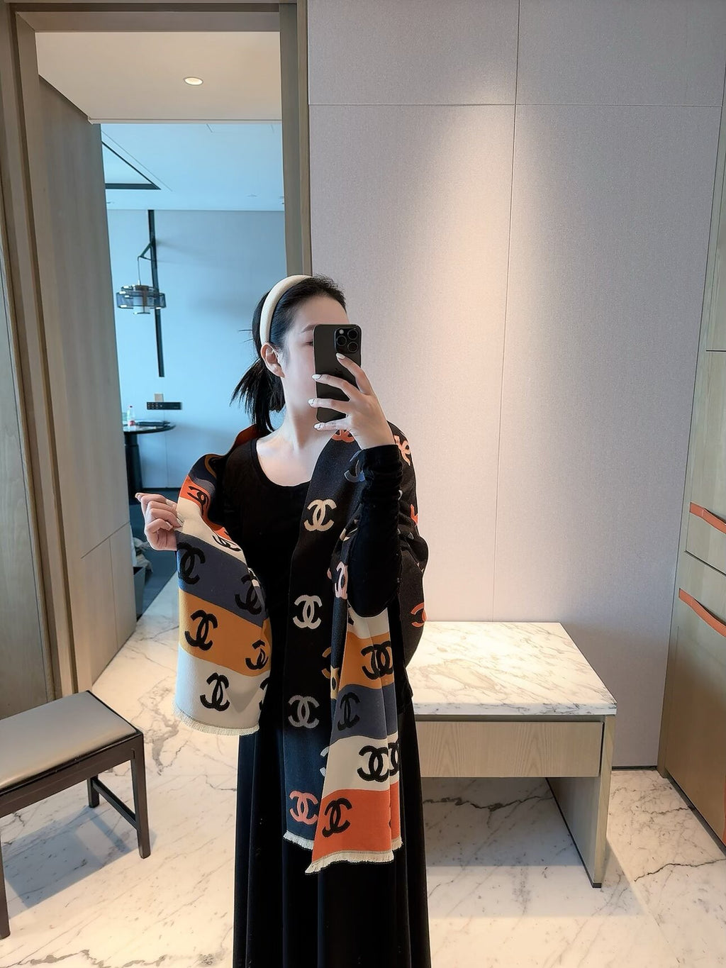 Multicolor Interlocking-C Motif Scarf