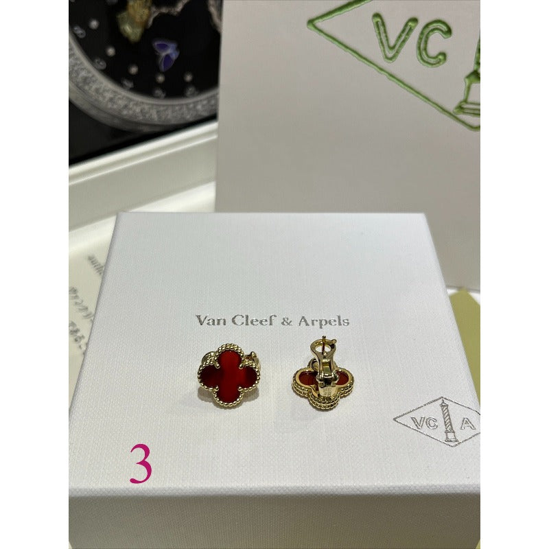 Rounded Quatrefoil Stud Earrings