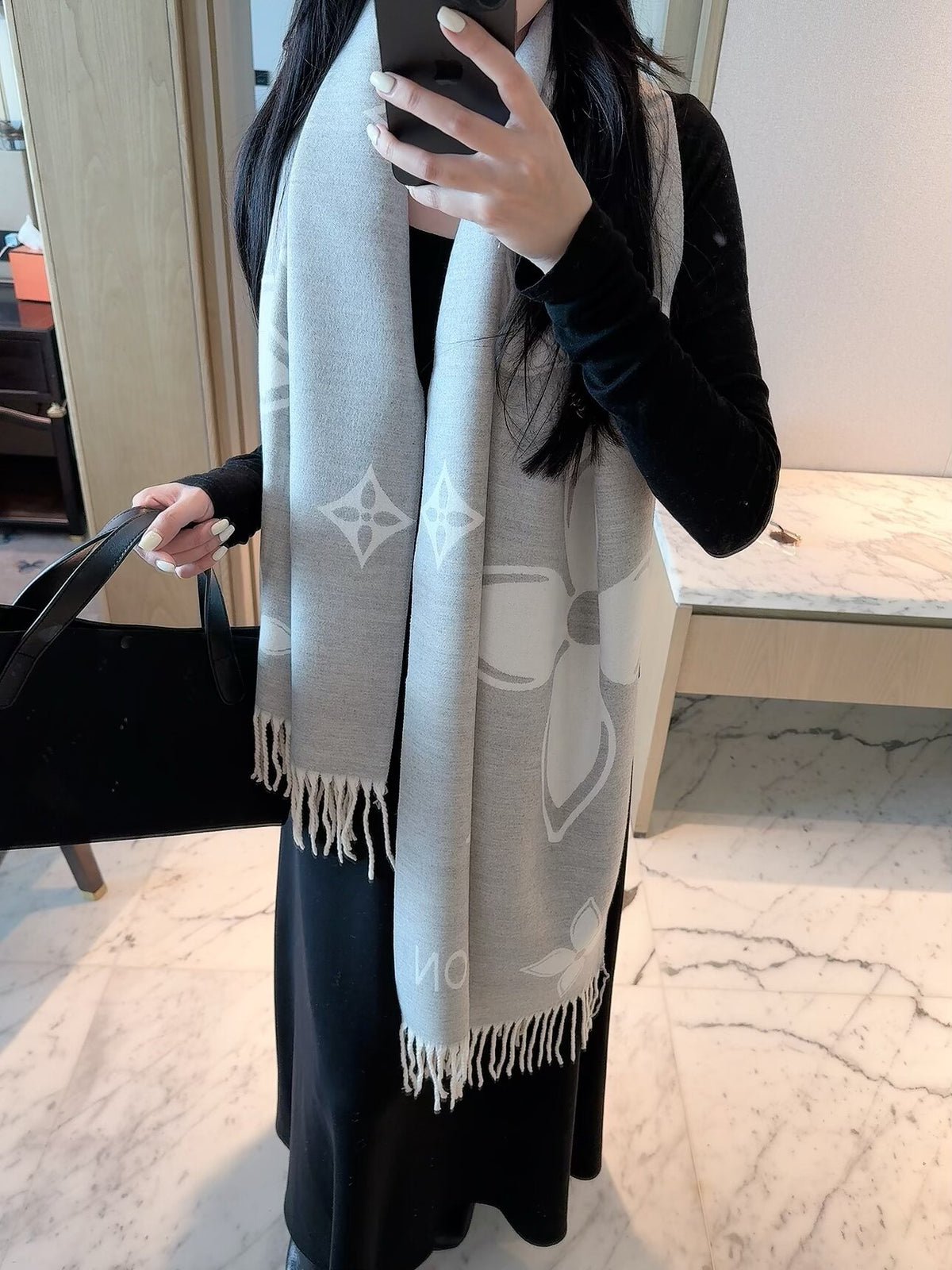 Two-Tone Floral Motif Fringed Scarf