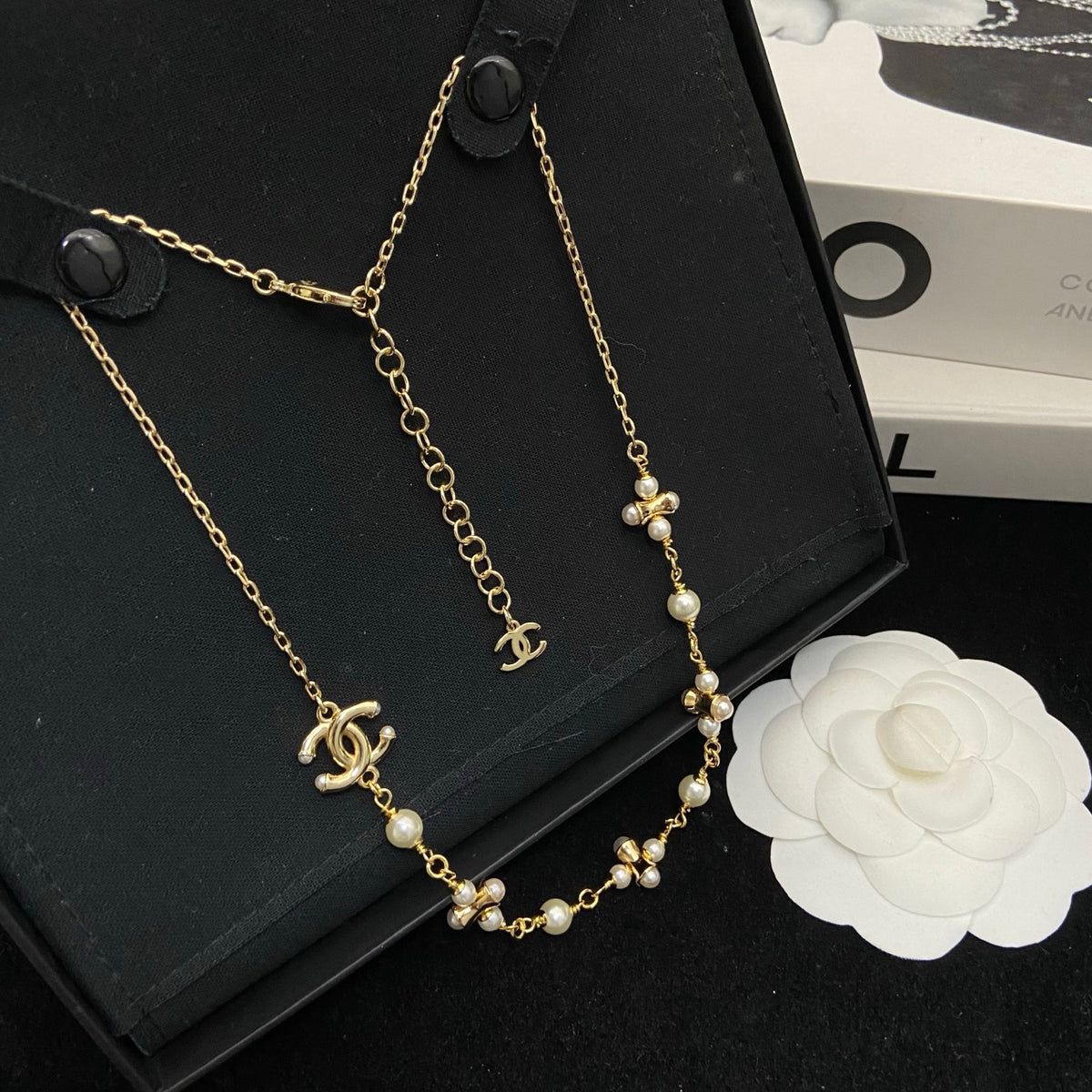 Daisy Station Chain Necklace