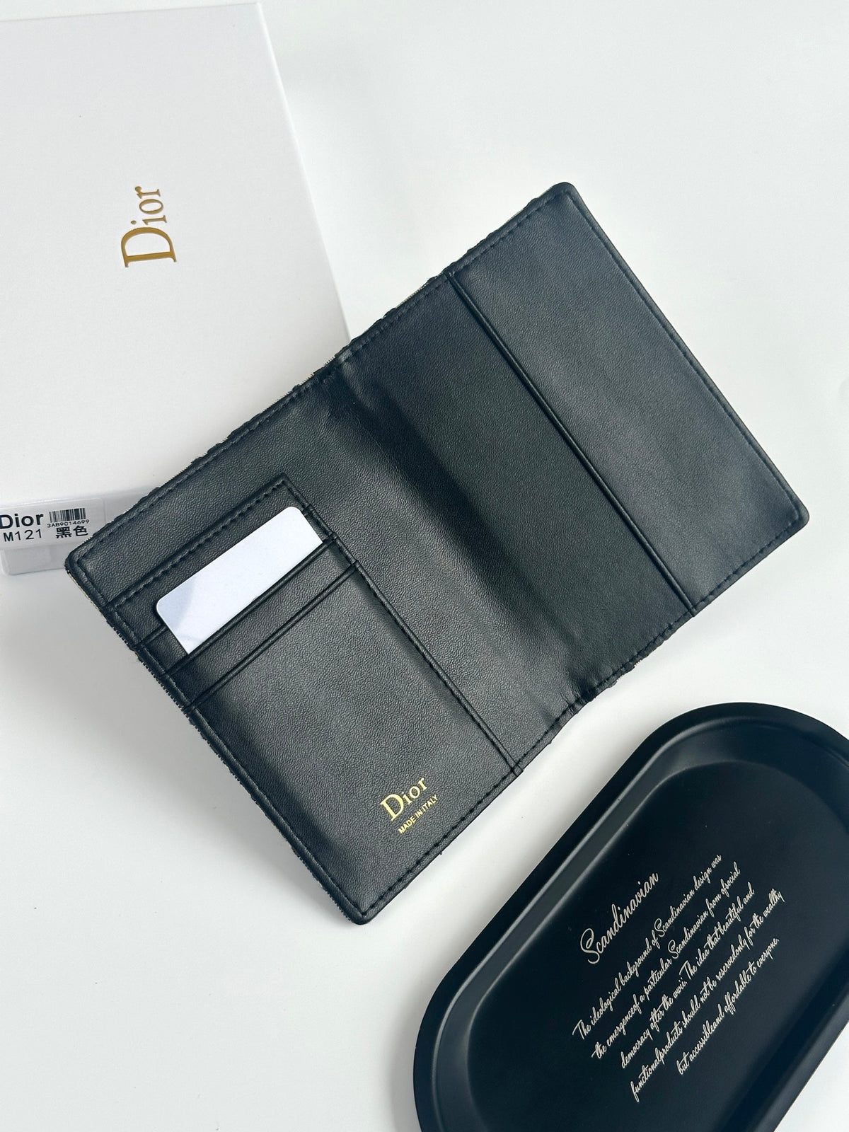Billetera con Solapa y Lazo Monogram 017