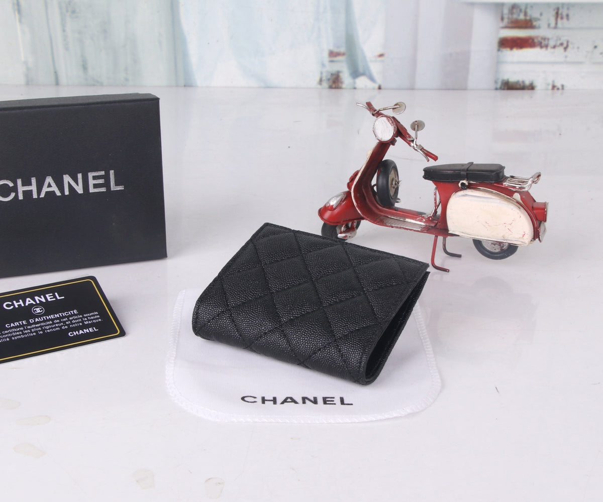 Diamond Quilted Compact Wallet 035
