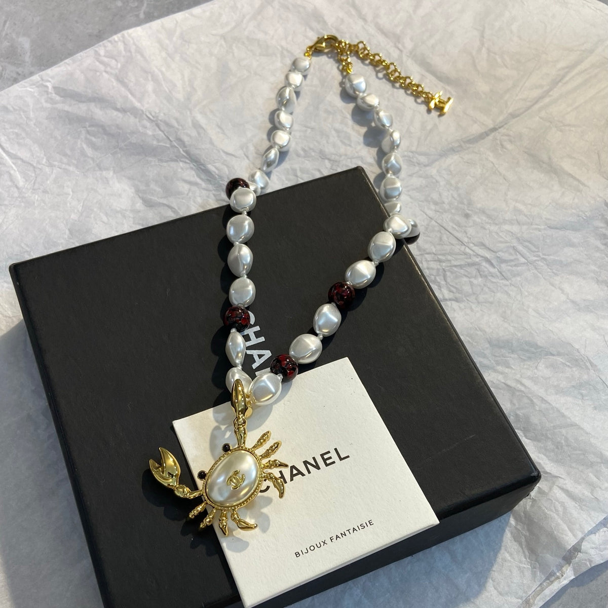 Pearl-Look Bead Necklace with Crab Pendant
