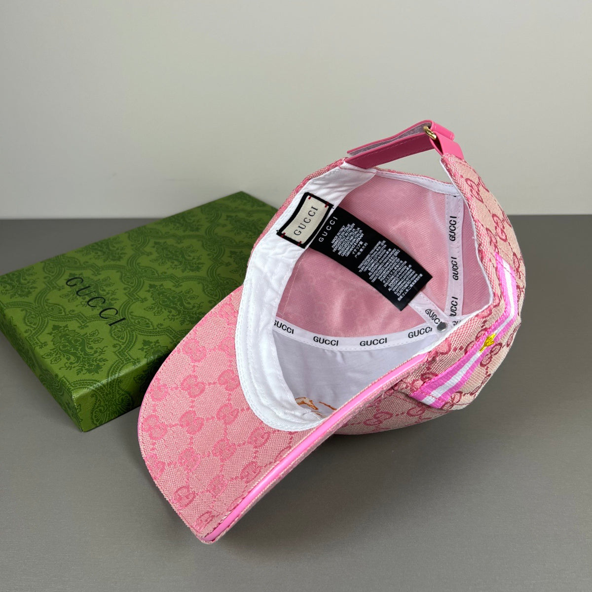 Petite casquette de baseball à monogramme avec emblème brodé