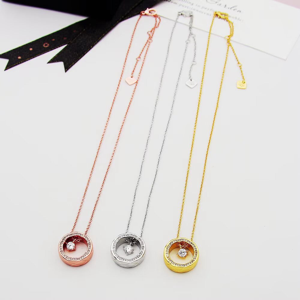 Collier pendentif cercle ouvert