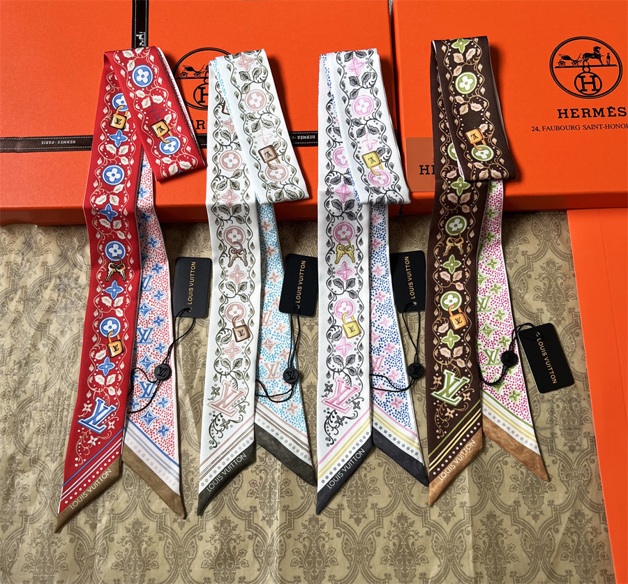 Foulard ruban à monogramme floral orné - 5 x 120 cm