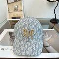 Gorra de béisbol con letras de monograma