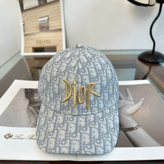Gorra de béisbol con letras de monograma