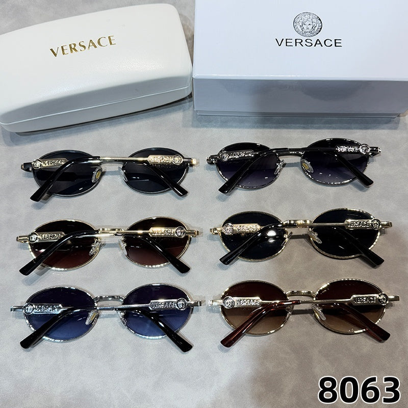 Gafas de sol aviador ovaladas con monturas metálicas finas