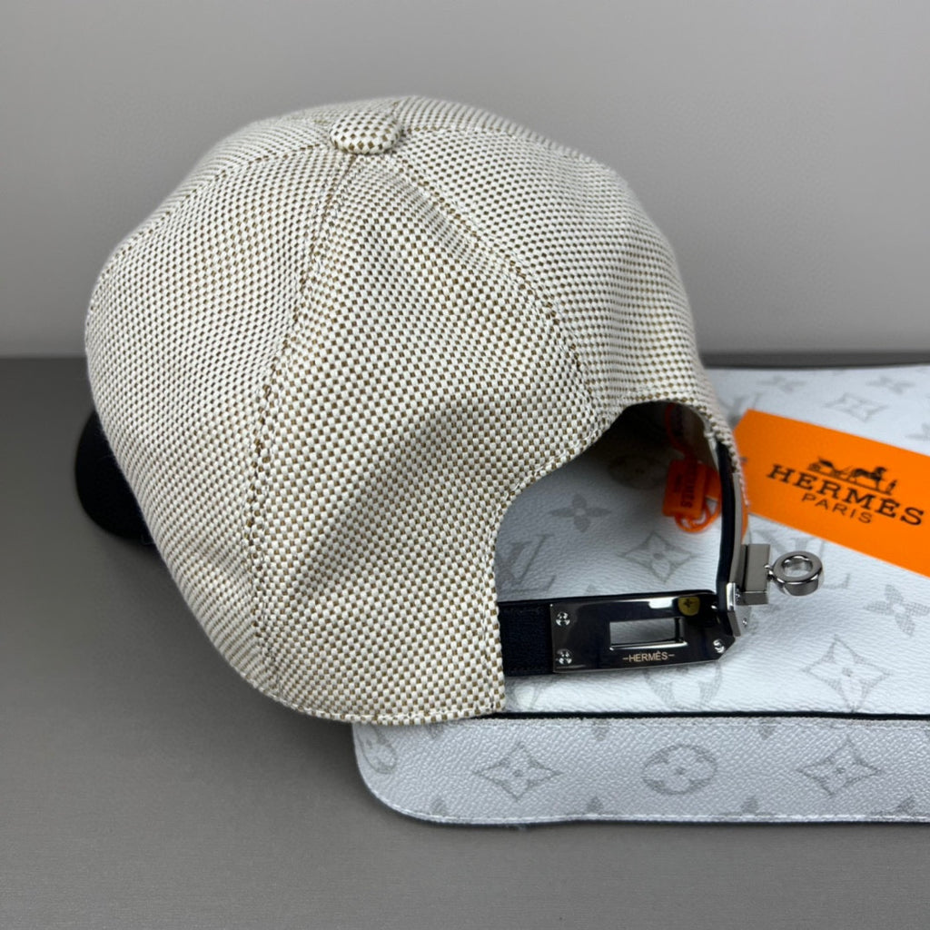 Contrast Brim H-Motif Baseball Cap