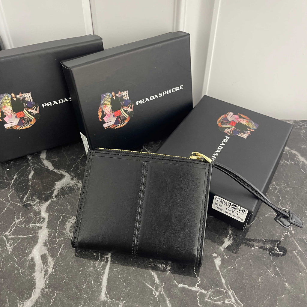 Triangle Emblem Flap Wallet 030
