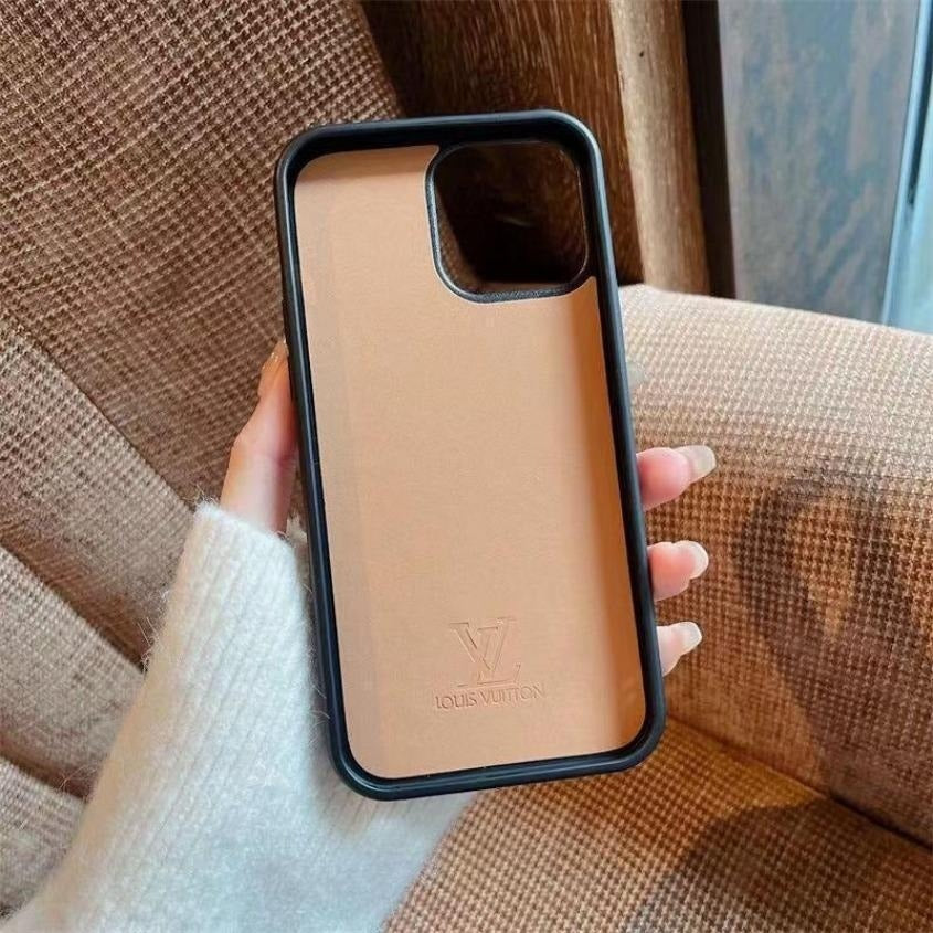 Coque de téléphone monogramme oversize