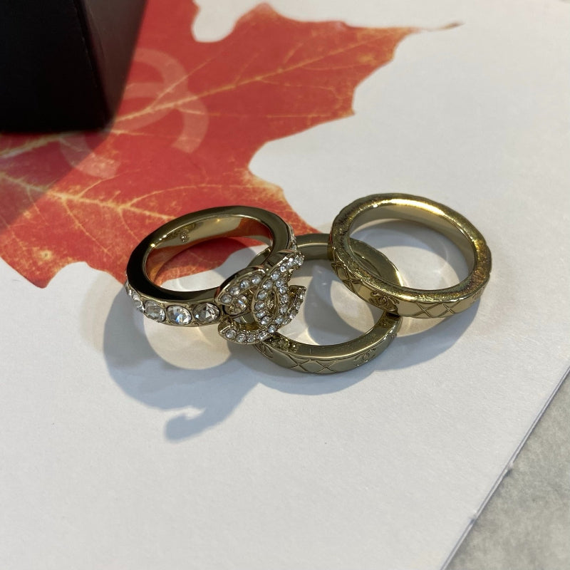 Double Band Ring with Sparkling Emblem