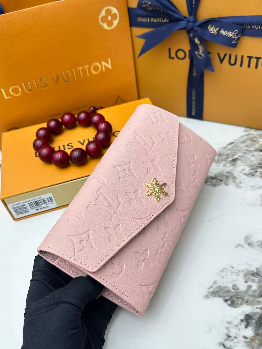 Embossed Envelope Wallet 002