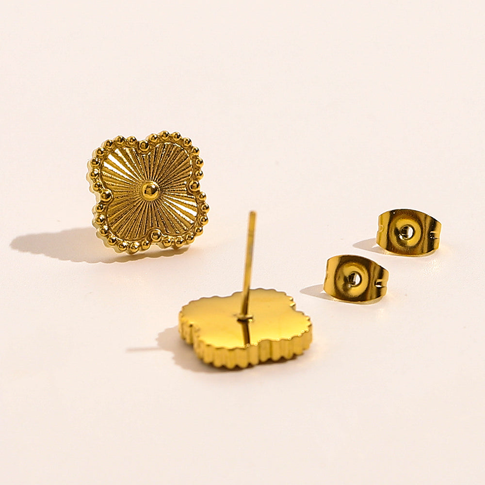 Pendientes de botón de acero inoxidable 304 con diseño de cuadrifolio acanalado