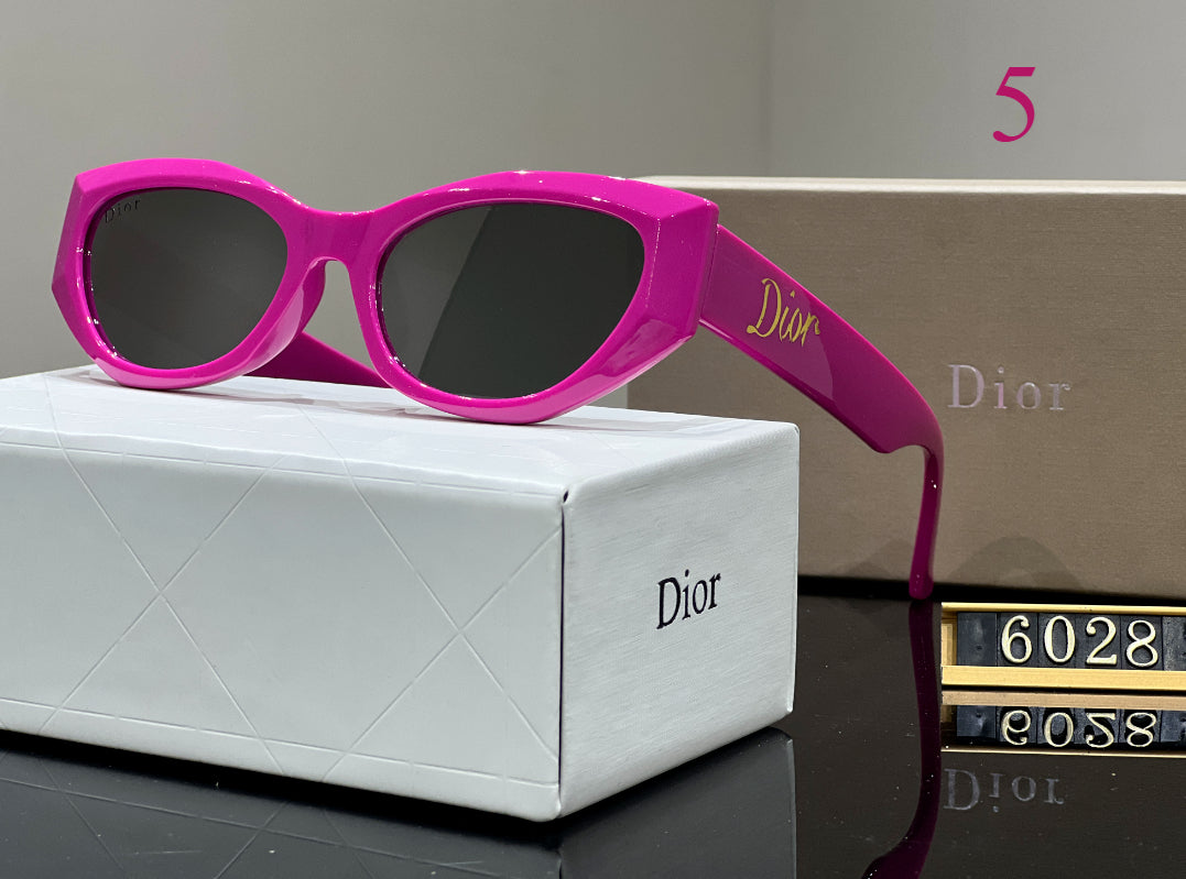 Gafas de sol ovaladas pequeñas con esquinas exteriores ensanchadas