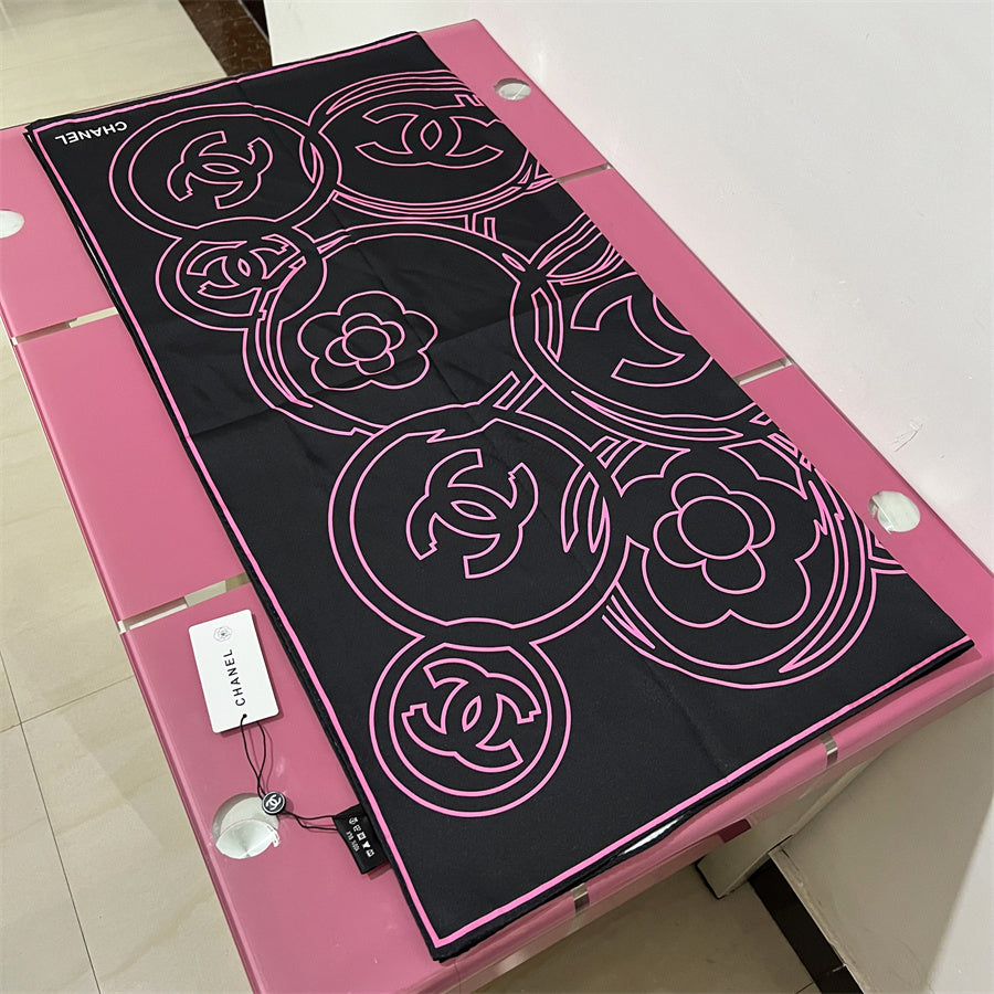 Outline Interlocking-C Square Scarf - 90 x 90 cm