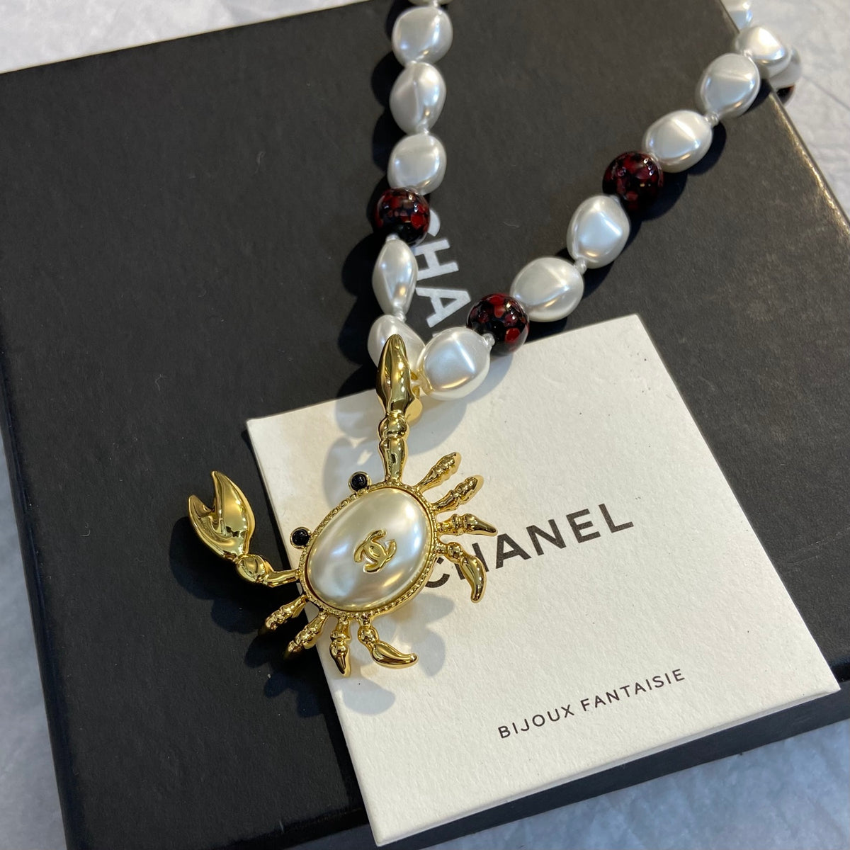 Pearl-Look Bead Necklace with Crab Pendant