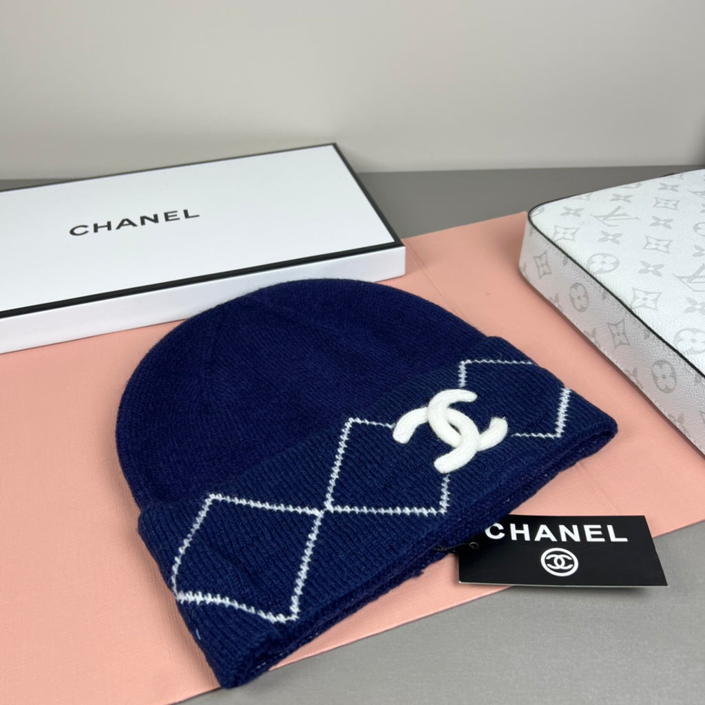 Diamond Pattern Knit Beanie