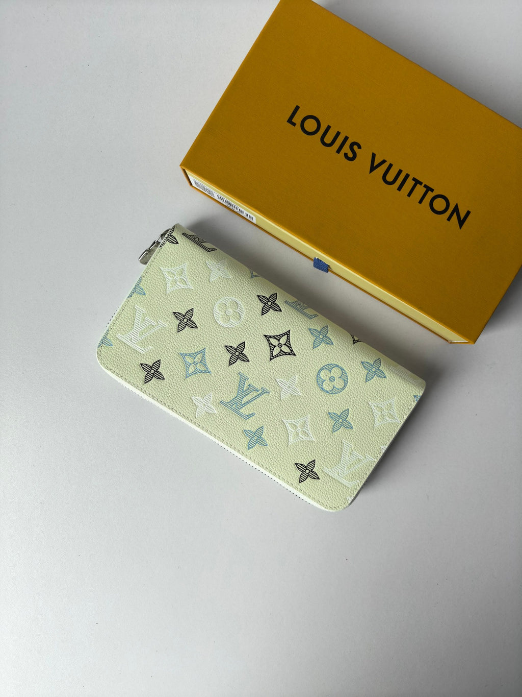 Portefeuille long multicolore à monogramme 005