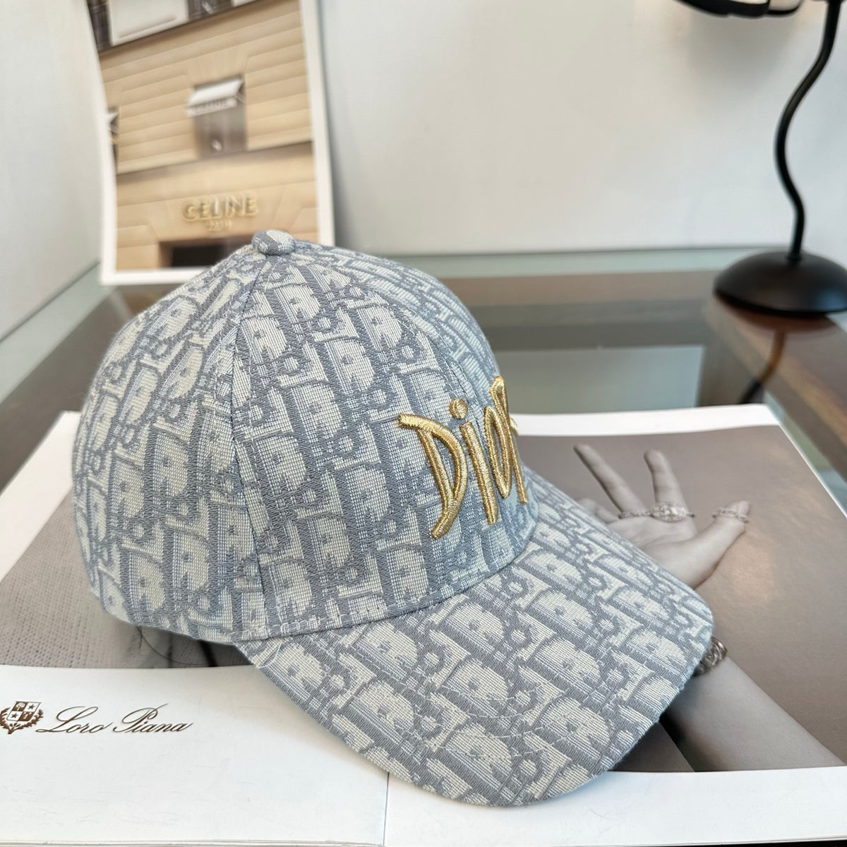 Gorra de béisbol con letras de monograma