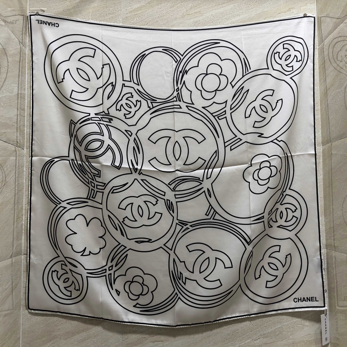 Outline Interlocking-C Square Scarf - 90 x 90 cm