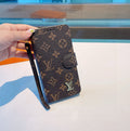 Funda tipo libro con monograma y correa de muñeca