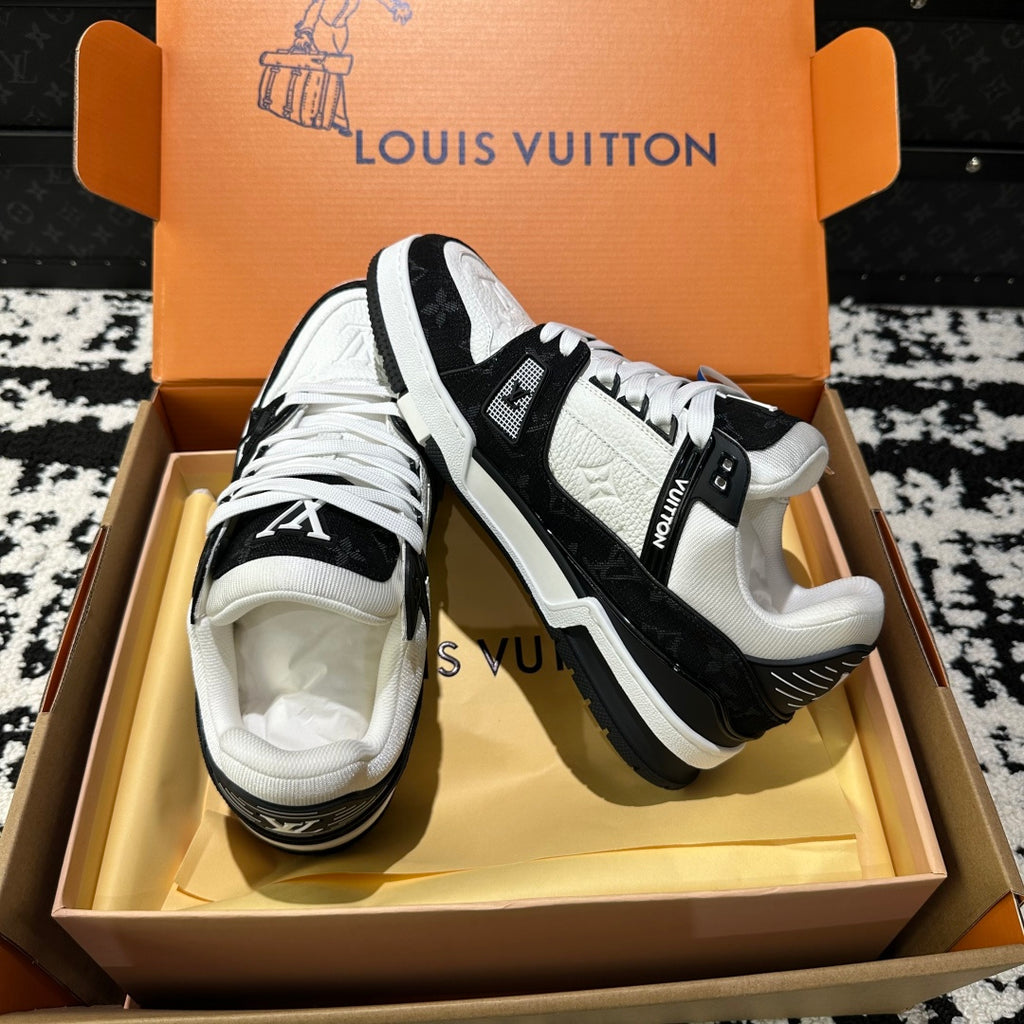 Zapatillas bajas con monograma en blanco y negro