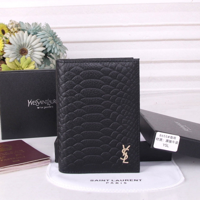 Geometric Quilted Compact Wallet 027