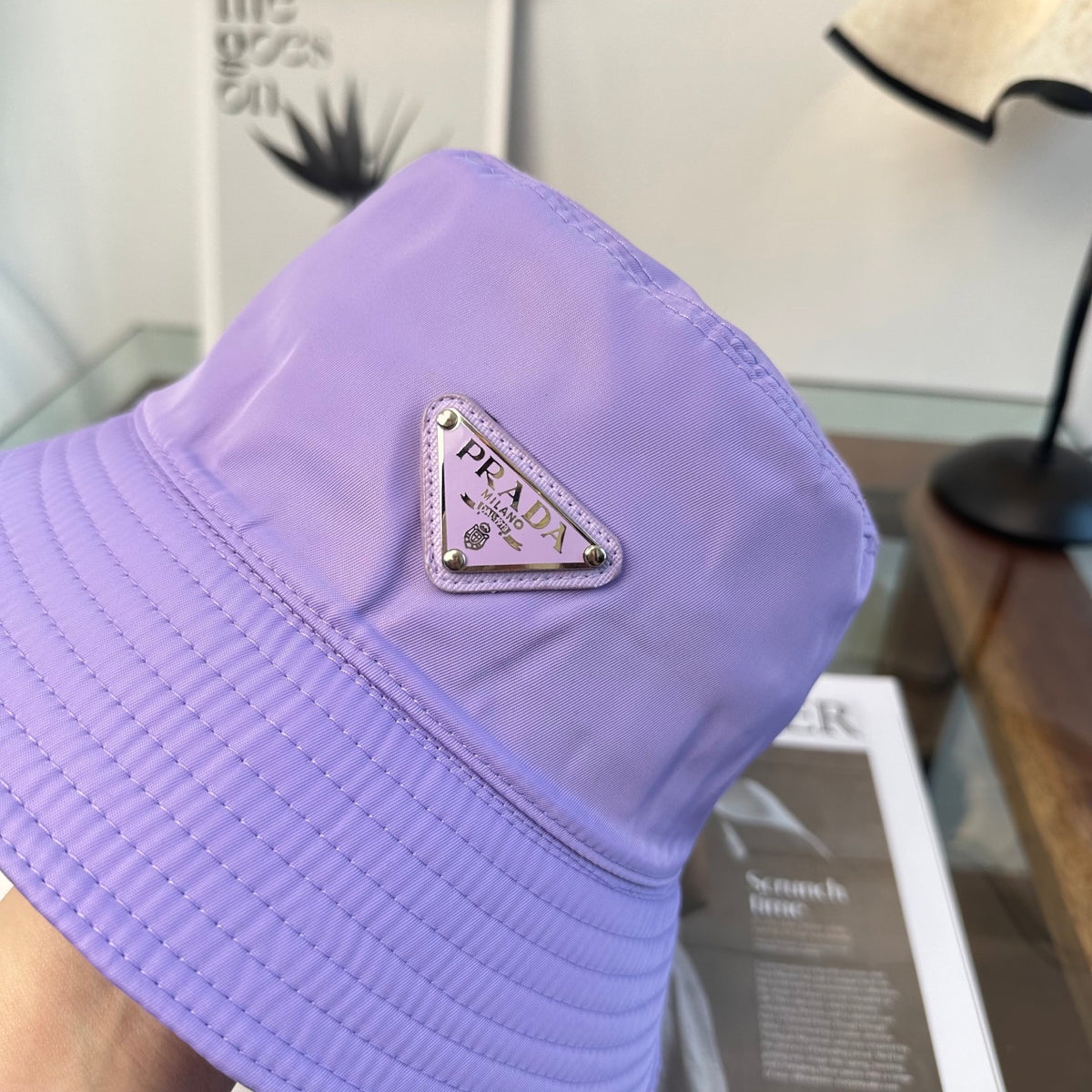 Gorro de pescador liso con parche triangular