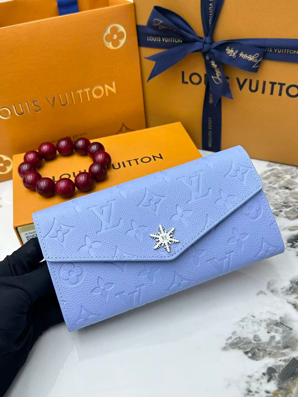 Embossed Envelope Wallet 002