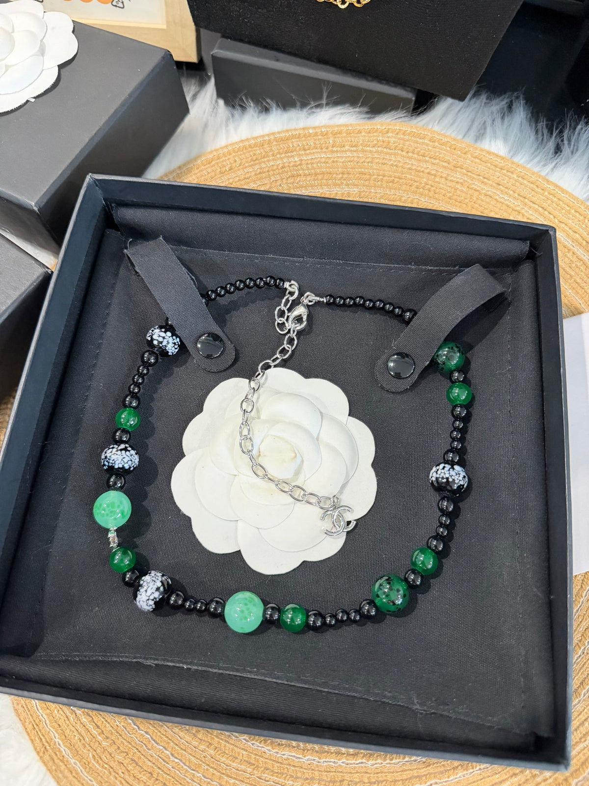 Emerald Green Glass Beaded Choker Necklace with Speckled Beads