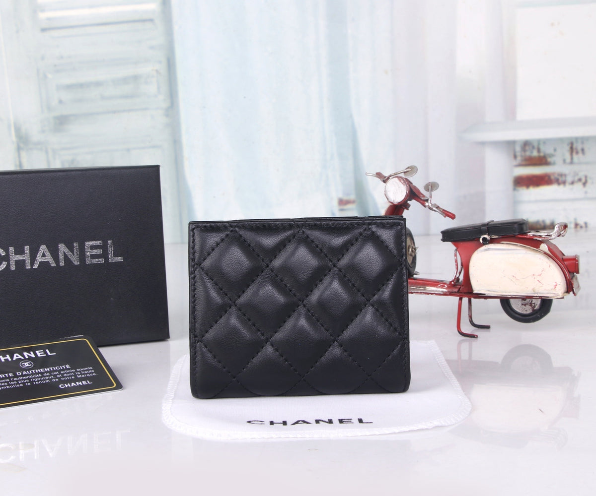 Diamond Quilted Compact Wallet 035