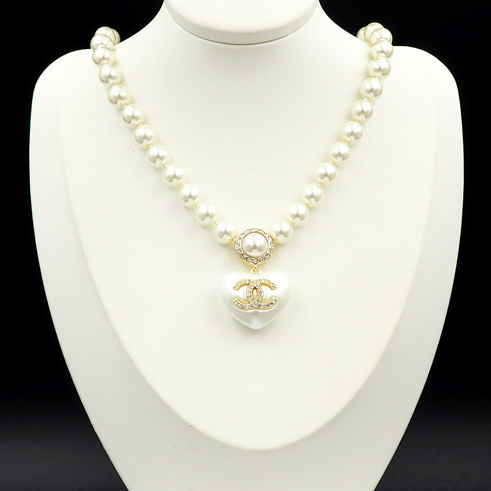 Pearl-Look Bead Necklace with Heart Pendant